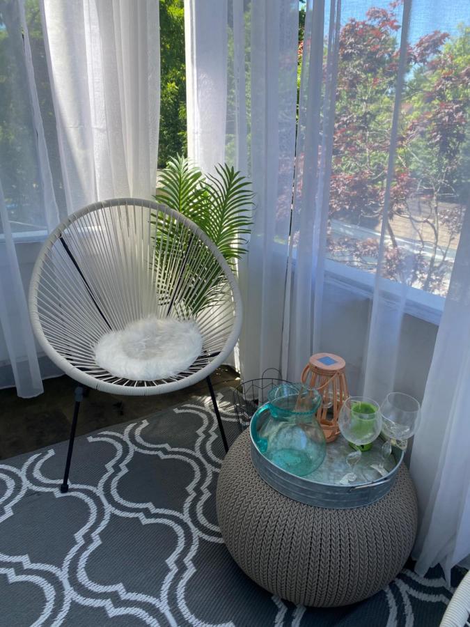 Cozy, Upstairs Apartment Pets Welcome With Fee Family Friendly Close To Everything Cleveland Kültér fotó