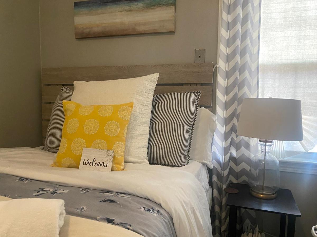 Cozy, Upstairs Apartment Pets Welcome With Fee Family Friendly Close To Everything Cleveland Kültér fotó